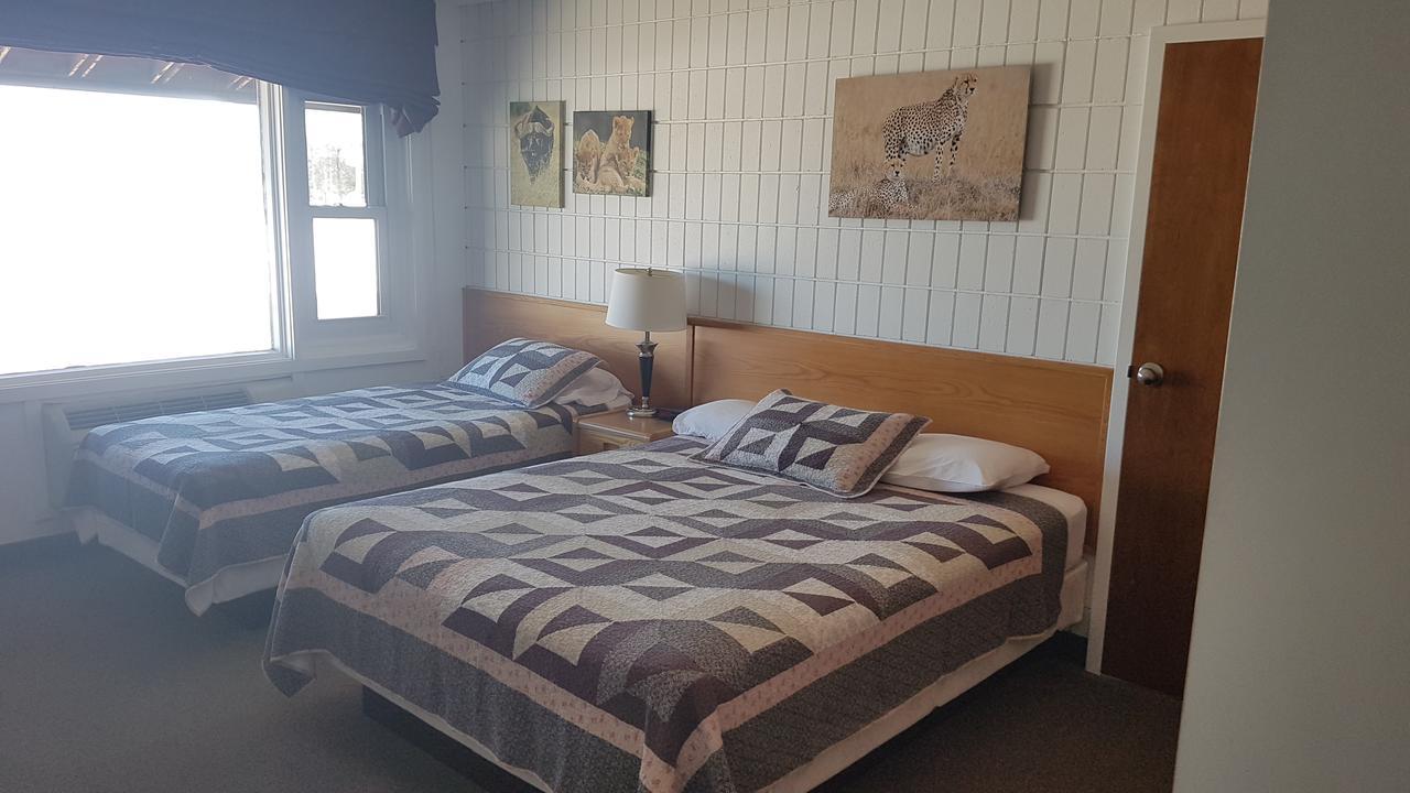 Pinawa Motel Extérieur photo
