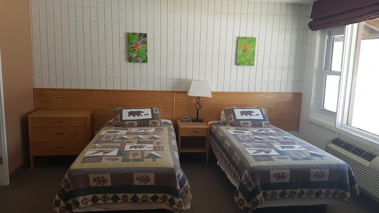 Pinawa Motel Extérieur photo