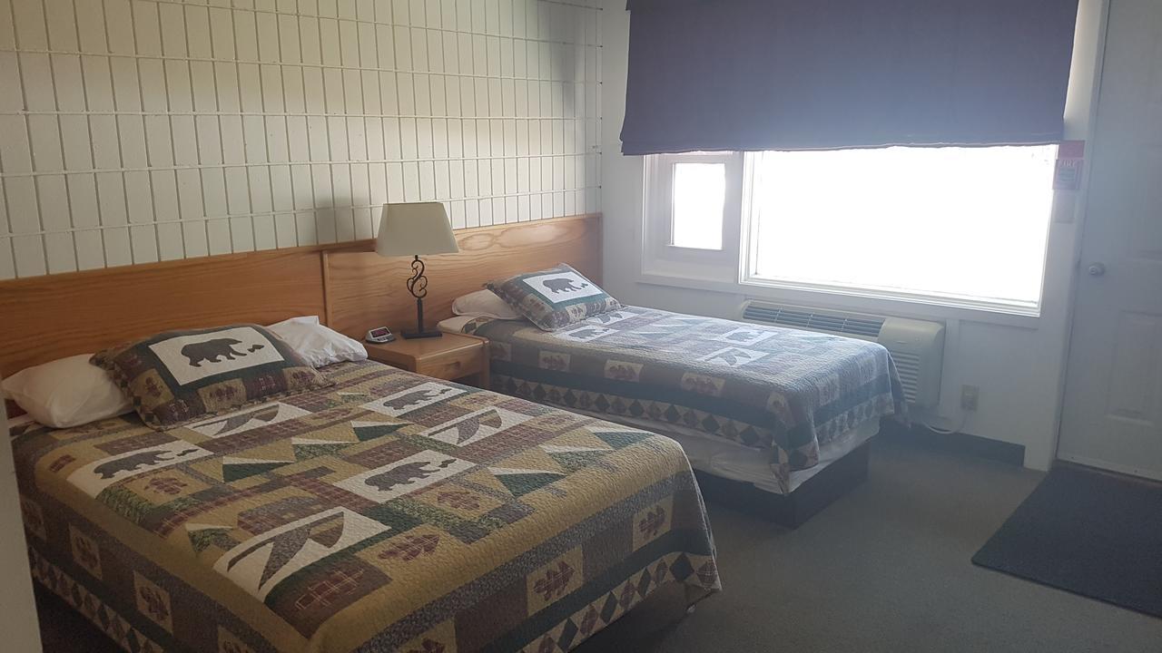 Pinawa Motel Extérieur photo