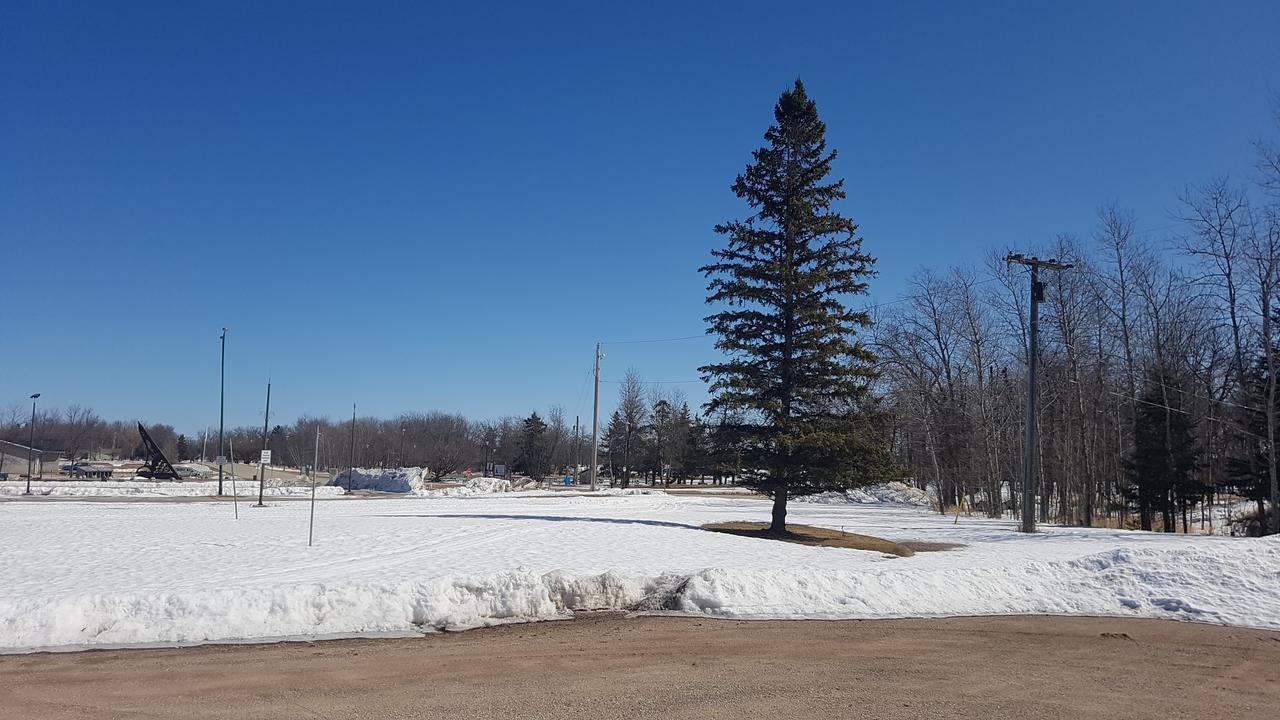 Pinawa Motel Extérieur photo