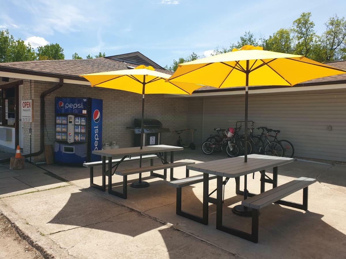 Pinawa Motel Extérieur photo